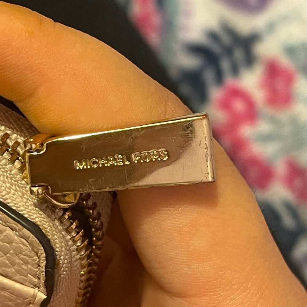 Michael Kors wallet - Picture 3 of 4